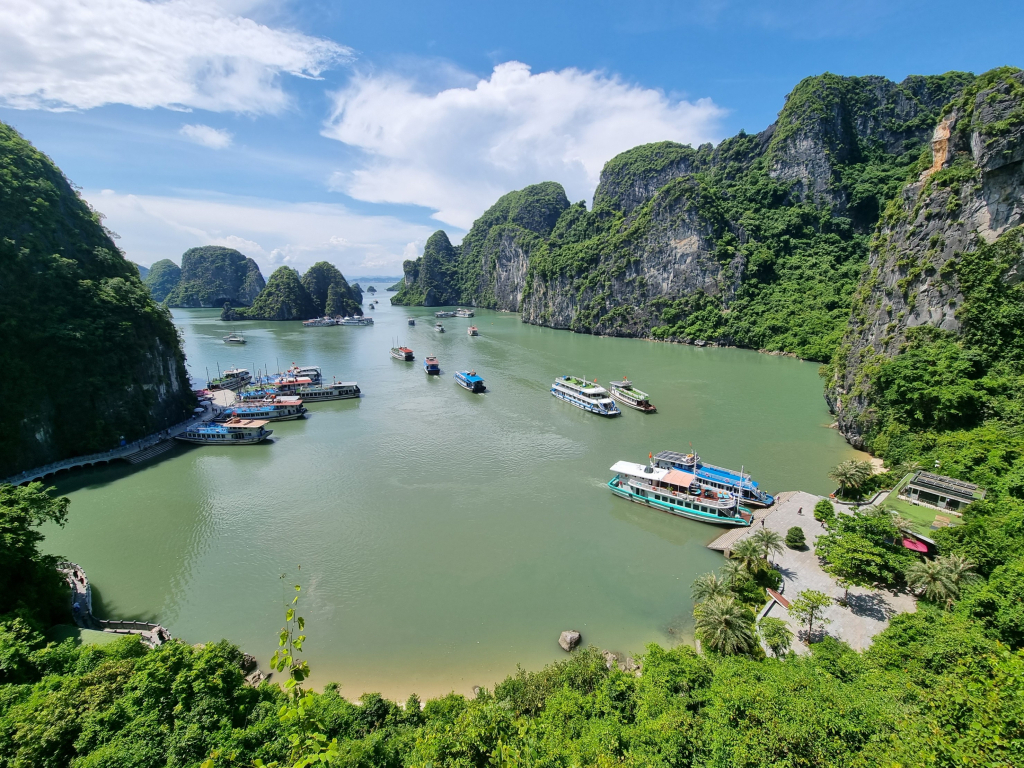Top 4 tour miền Bắc có mức giá hấp dẫn tại iVIVU cho chuyến khám phá bất tận