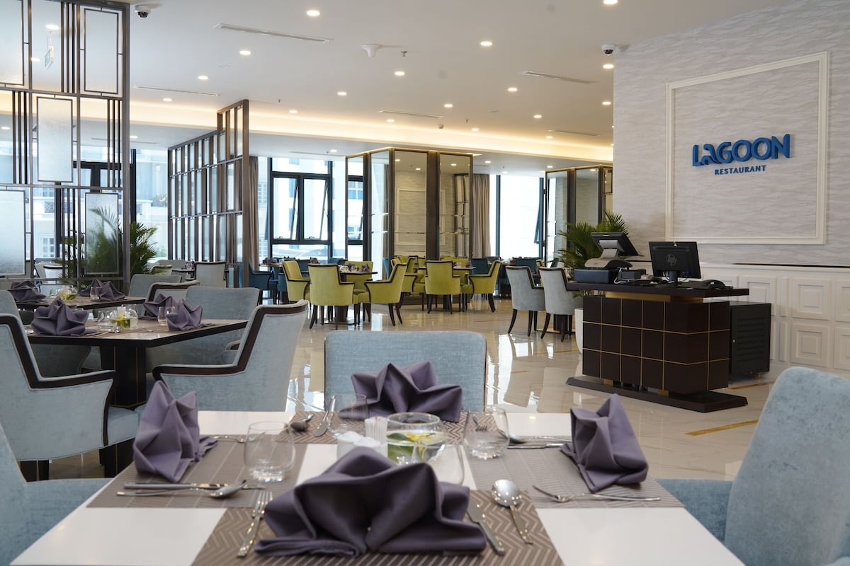 Infinity Pool Bar Vinpearl Beachfront Nha Trang Infinity Pool Bar Vinpearl Beachfront Nha Trang
