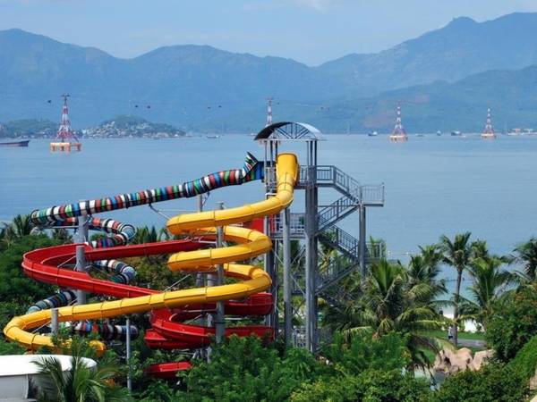 Trải nghiệm cáp treo vượt biển Vinpearl Nha Trang Trải nghiệm cáp treo vượt biển Vinpearl Nha Trang