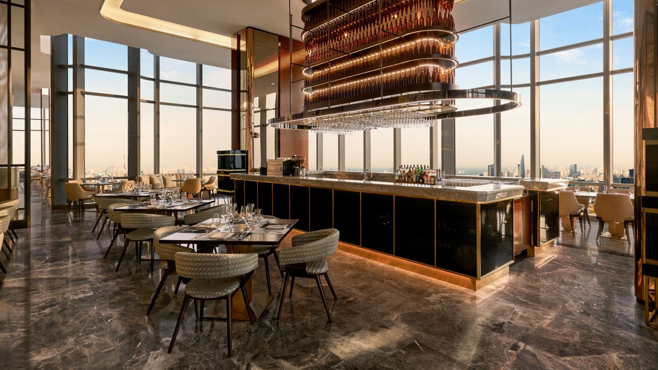 Vinpearl Landmark 81 Sài Gòn - Thưởng thức ẩm thực quốc tế tại nhà hàng Oriental Pearl