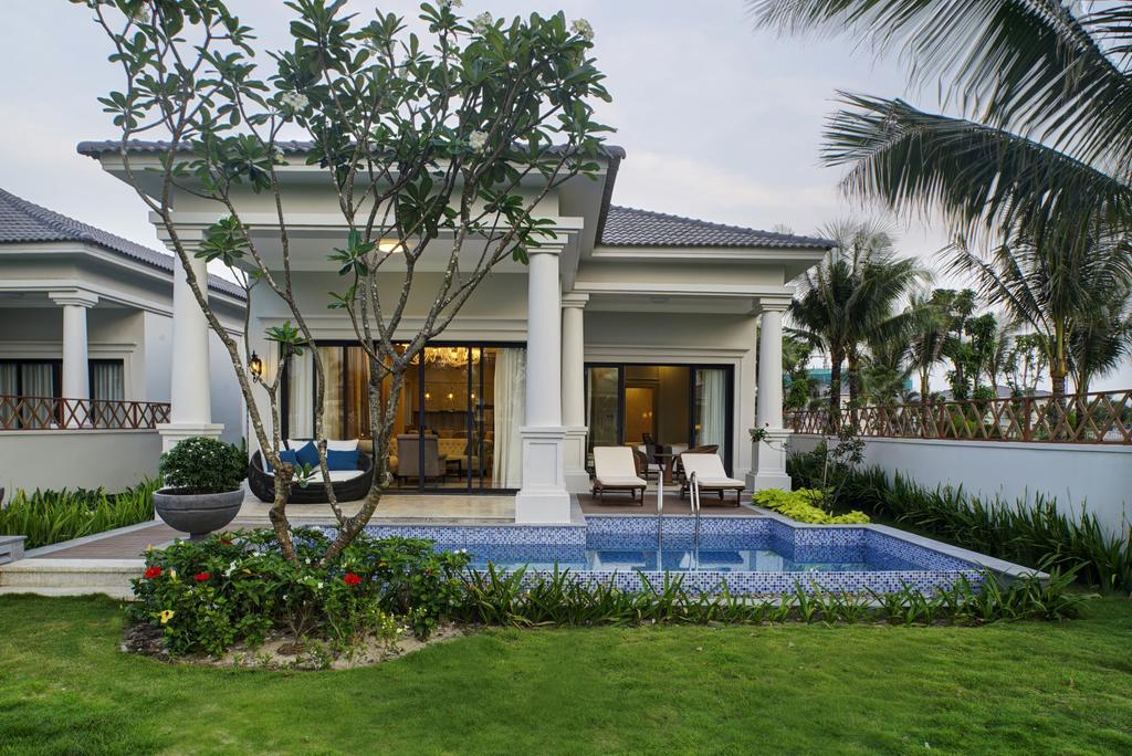 Check-in sang chảnh tại hồ bơi Vinpearl Nha Trang