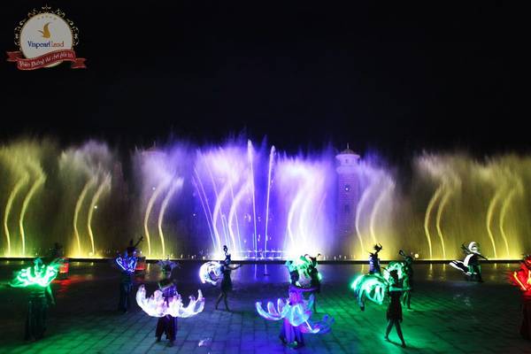 Ánh sáng và nước tại Vinpearl Land Phú Quốc
