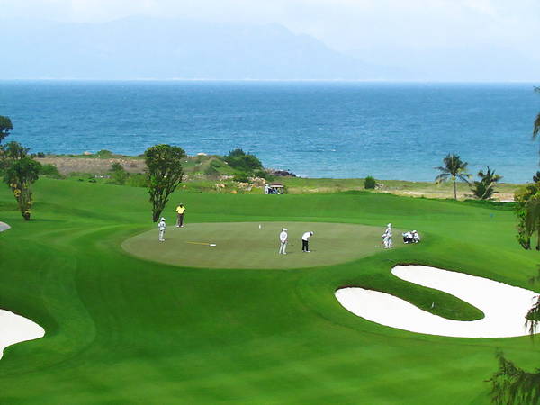 Sân golf 27 lỗ Vinpearl Phú Quốc Resort & Golf