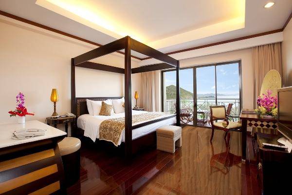 Phòng ngủ view biển lãng mạn tại Vinpearl Nha Trang