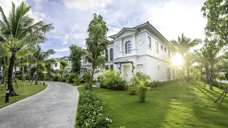 Lối đi đến các villa.