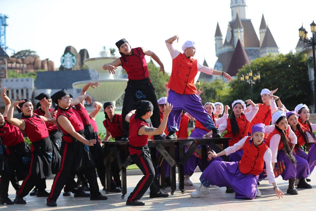 Show diễn ảo thuật Magic Hill tại VinWonders Nha Trang