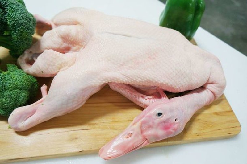 Món vịt luộc đơn giản chín vàng thơm ngon