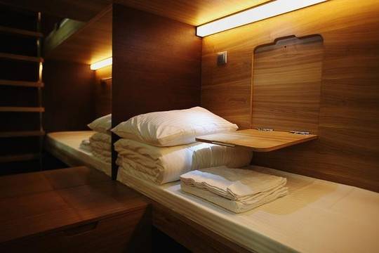 Nội thất buồng ngủ hiện đại SleepPod tại sân bay Hà Nội