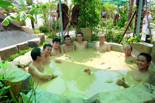Tắm bùn khoáng Galina Phú Quốc