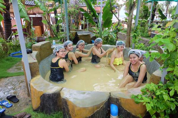 Hồ bùn khoáng tại Galina Phú Quốc