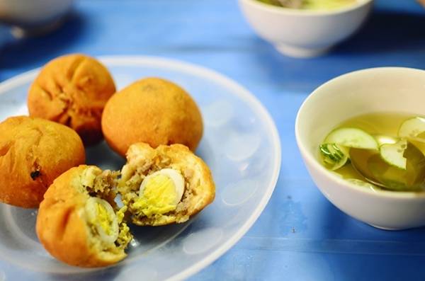 Bánh bao chiên Hà Nội giá khoảng 8.000 đồng