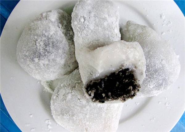 Bánh dừa Hà Nội giá 4.000 đồng/chiếc