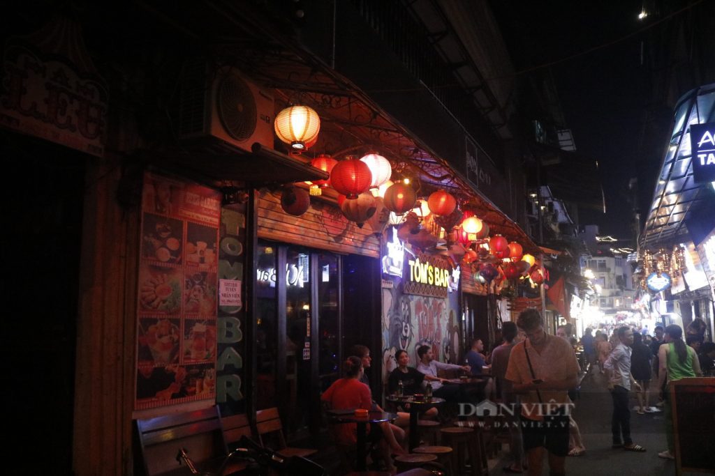 Phố bia Tạ Hiện trong lịch trình vui chơi Hà Nội 1 ngày