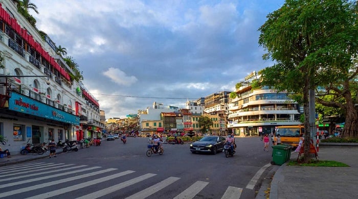 Quảng trường Đông Kinh Nghĩa Thục trong lịch trình vui chơi Hà Nội 1 ngày