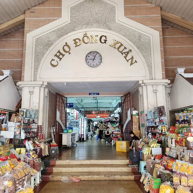 Chợ Đồng Xuân trong lịch trình vui chơi Hà Nội 1 ngày