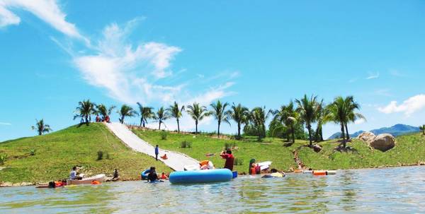Hoạt động vui chơi giải trí tại Waterland Thạch Lâm Nha Trang