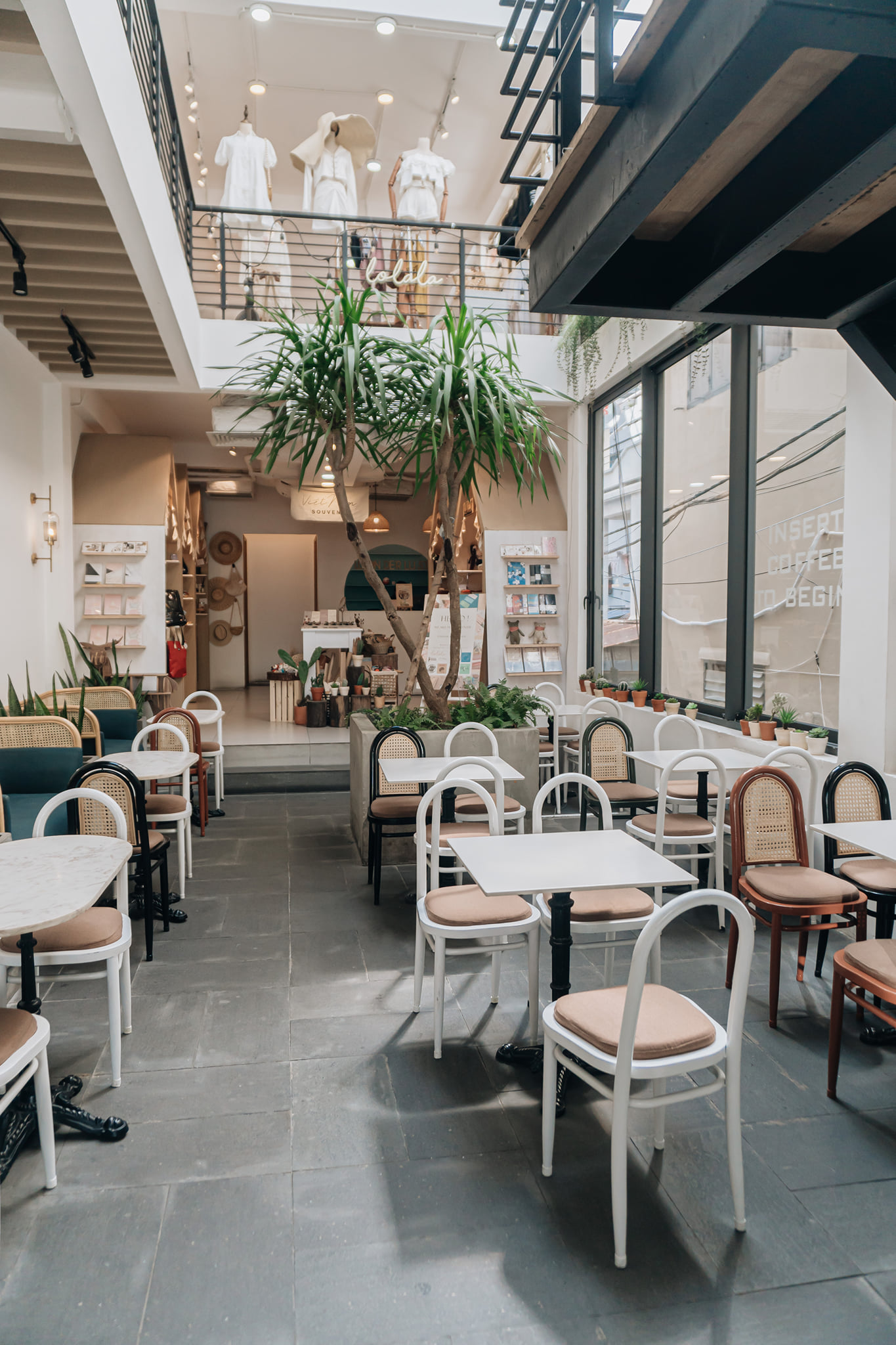 Nội thất quán cafe Đà Nẵng Wonderlust Danang