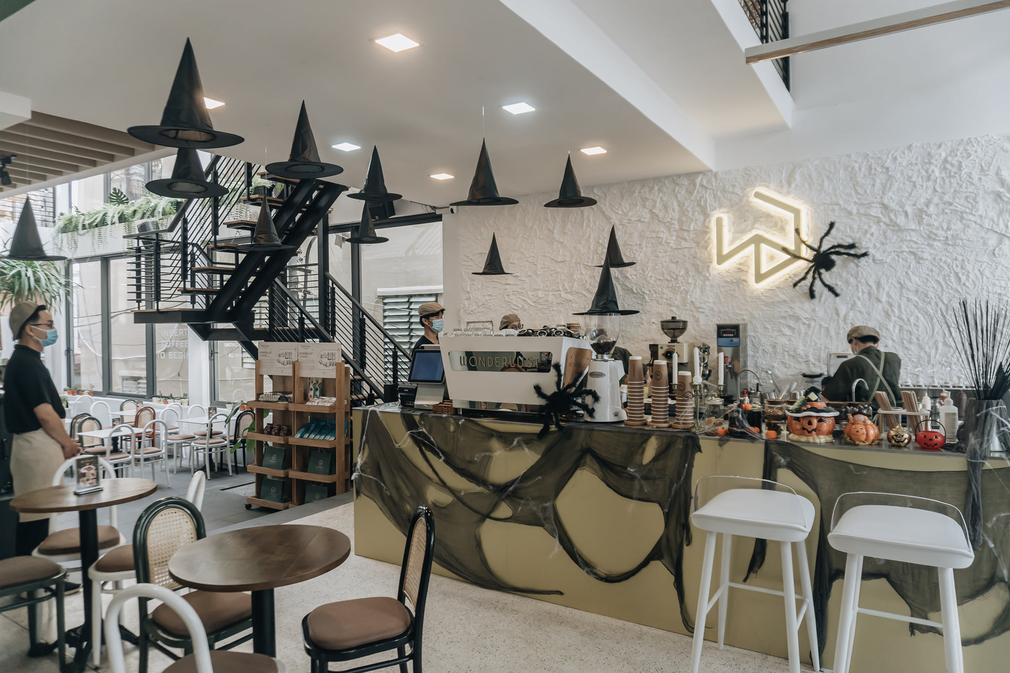 Góc sống ảo quán cafe Đà Nẵng Wonderlust Danang