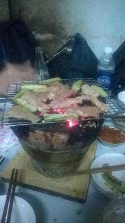 Không gian quán lẩu dê tâm thần Sài Gòn