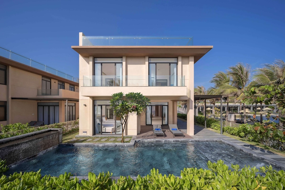 Không gian phòng ngủ Wyndham Garden Cam Ranh