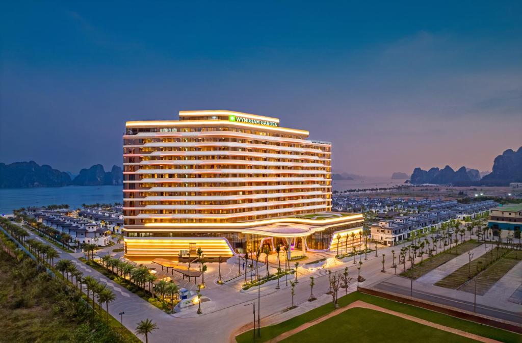 Khách sạn Wyndham Garden Sonasea Vân Đồn sở hữu vẻ đẹp hoàn mỹ, sang trọng