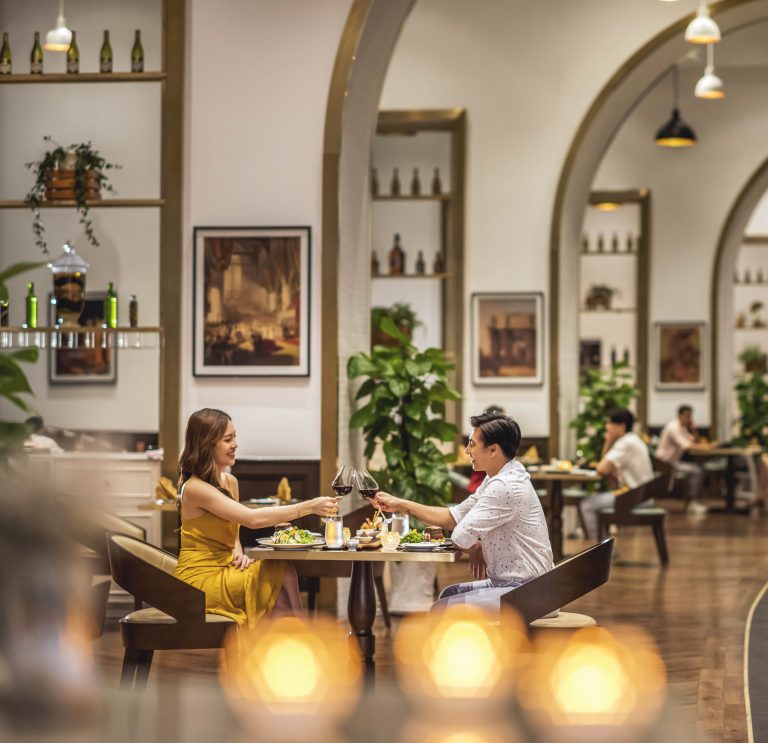 Không gian nhà hàng Wyndham Grand Phú Quốc
