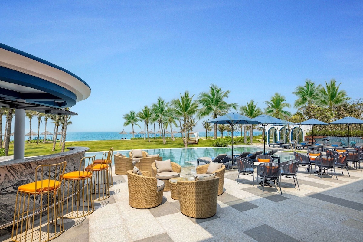 Wyndham-Royal-Beachfront-ivivu-10