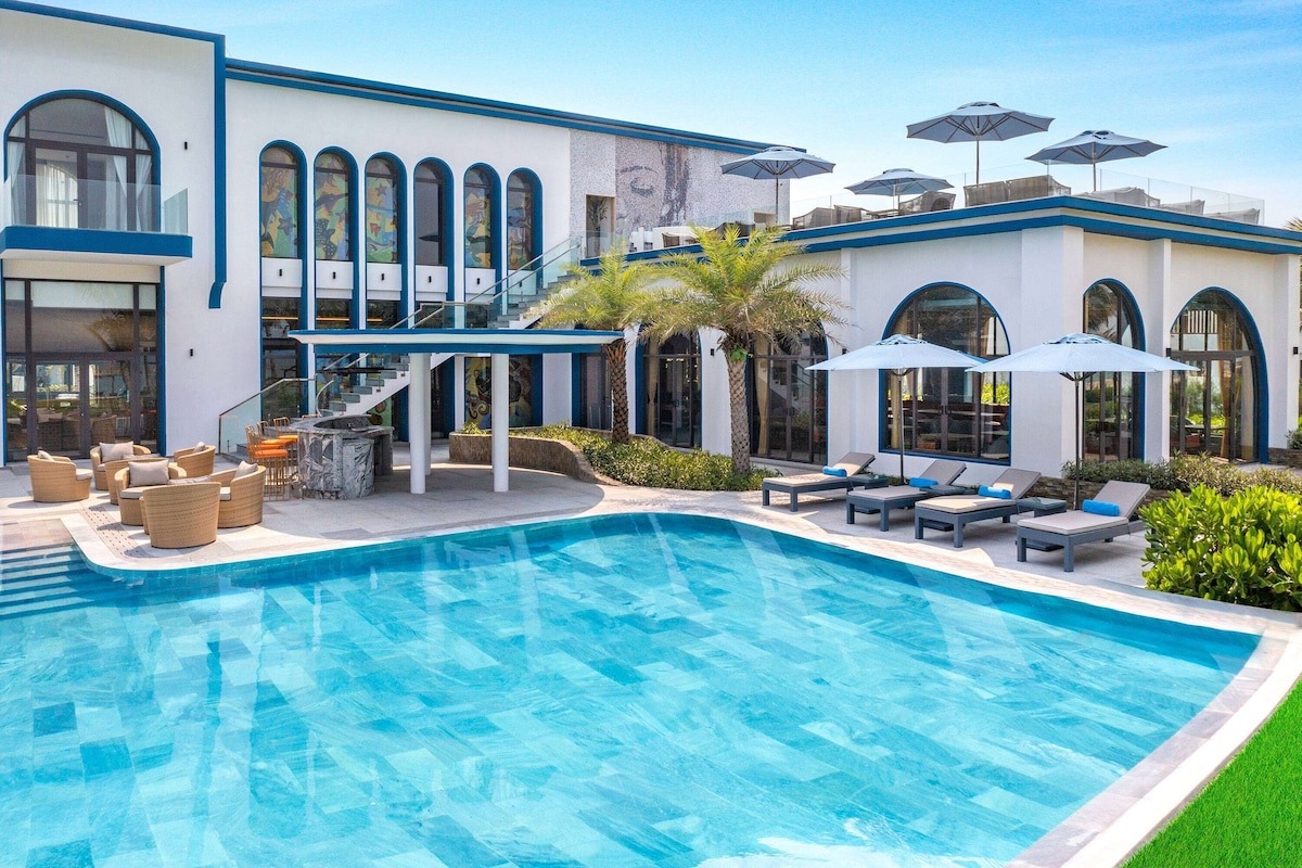 Wyndham-Royal-Beachfront-ivivu-11