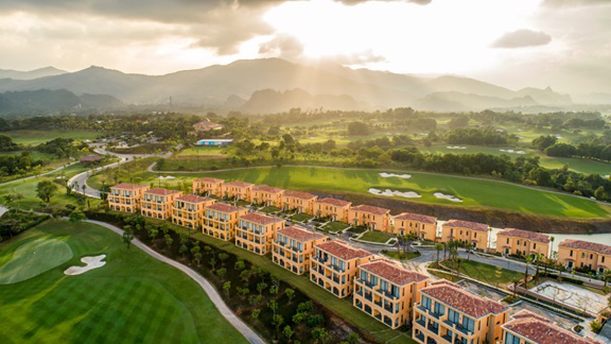 Wyndham-Sky-Lake-Resort-Villas-Ha-Noi-ivivu-1