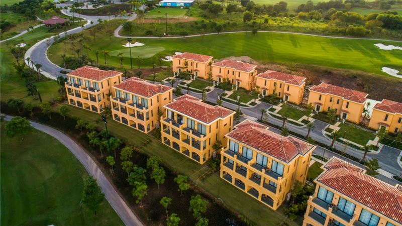 Wyndham-Sky-Lake-Resort-Villas-Ha-Noi-ivivu-2