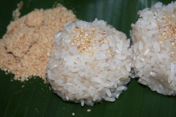 Xôi nếp gà gáy món ăn Phú Thọ