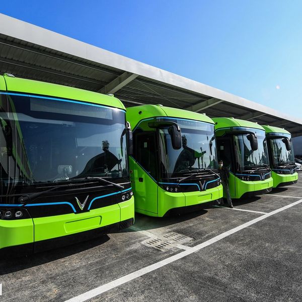xe-bus-dien-ha-noi-ivivu-1 xe-bus-dien-ha-noi-ivivu-1