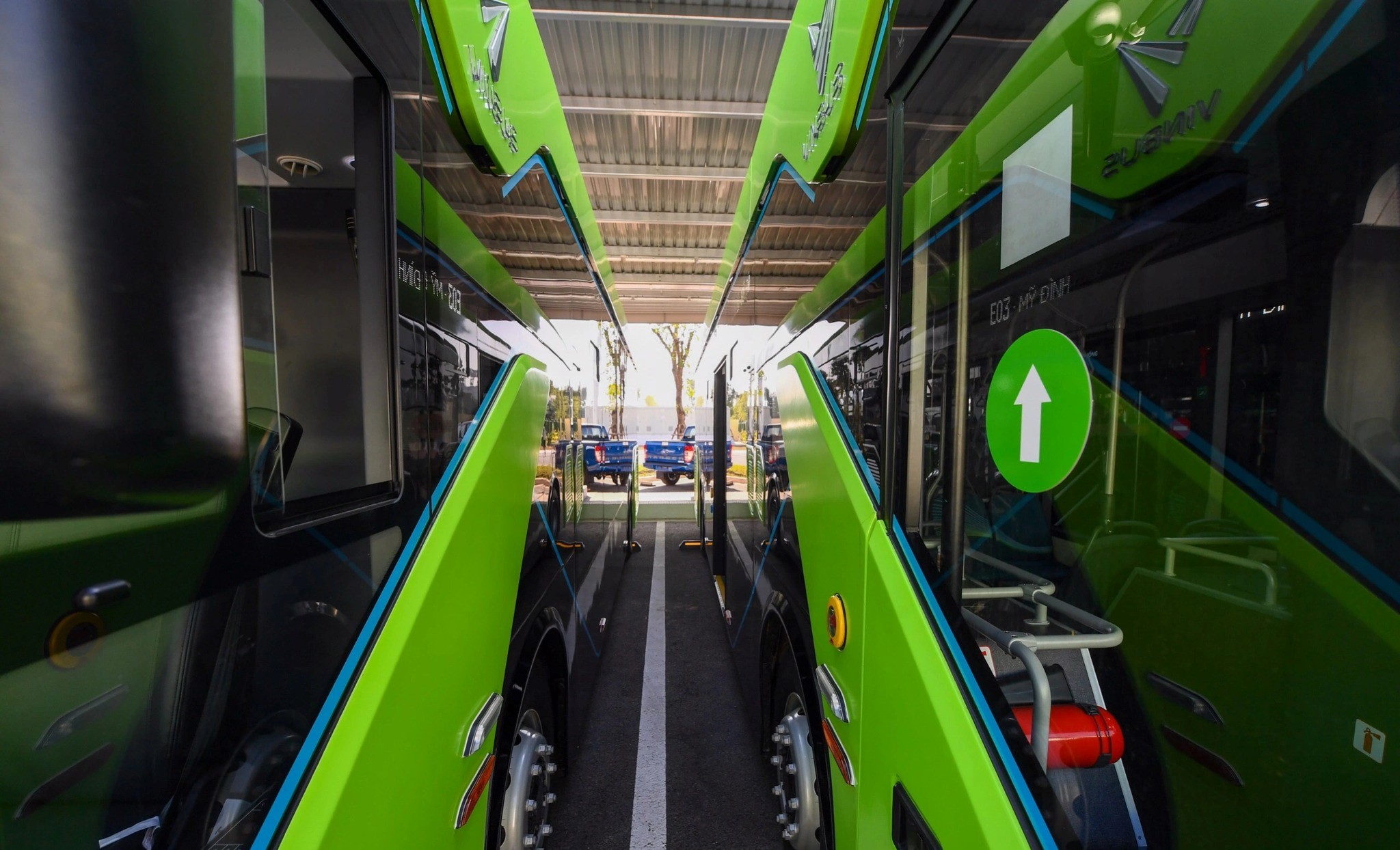 xe-bus-dien-ha-noi-ivivu-8 xe-bus-dien-ha-noi-ivivu-8
