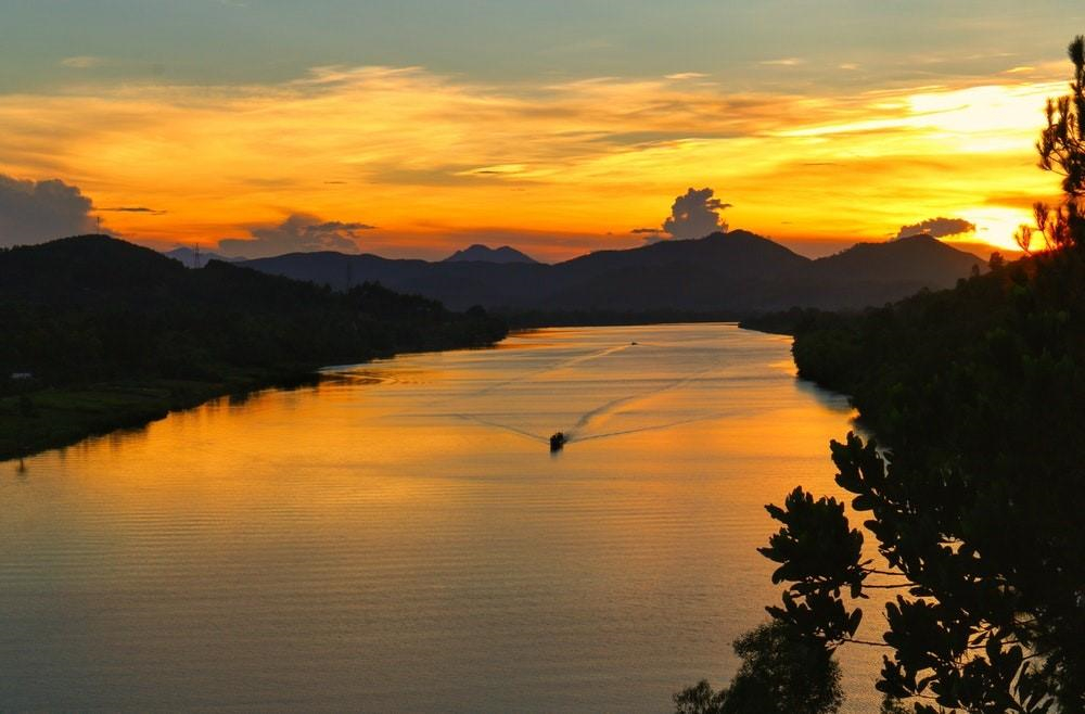 Du lịch Huế bình lặng với trải nghiệm ăn, cầu nguyện và yêu tại cố đô