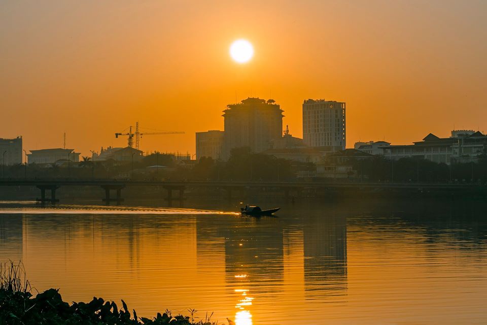 Sông Hương trong bình minh Huế