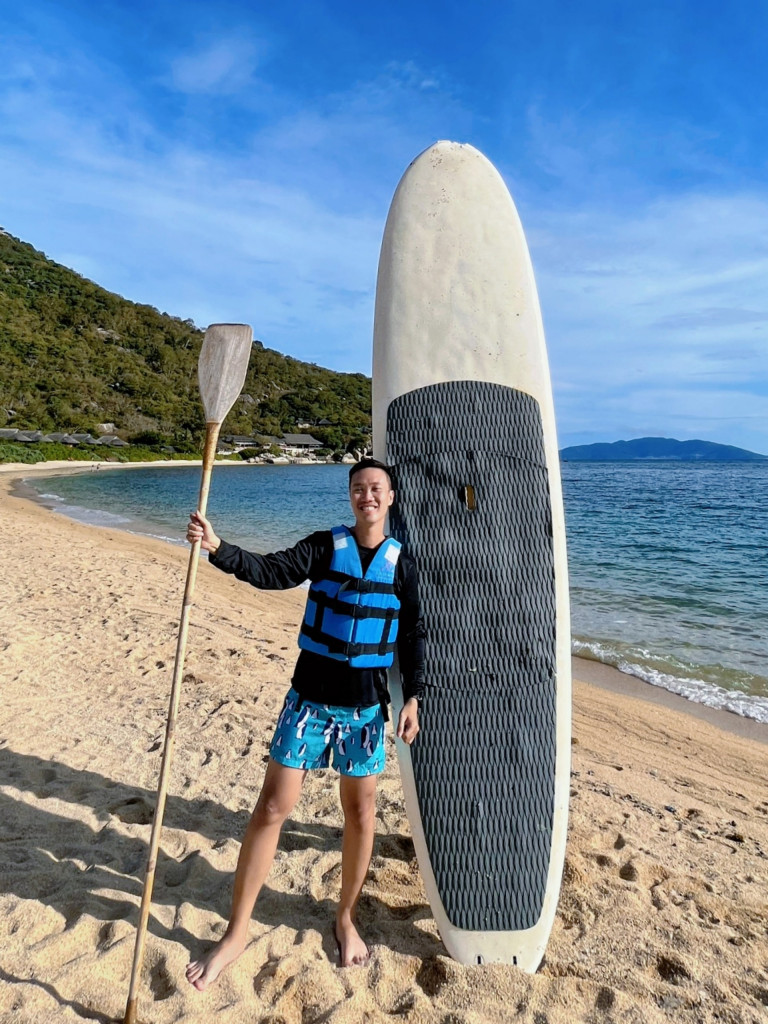 Hoạt động chèo thuyền kayak khám phá vịnh Ninh Vân