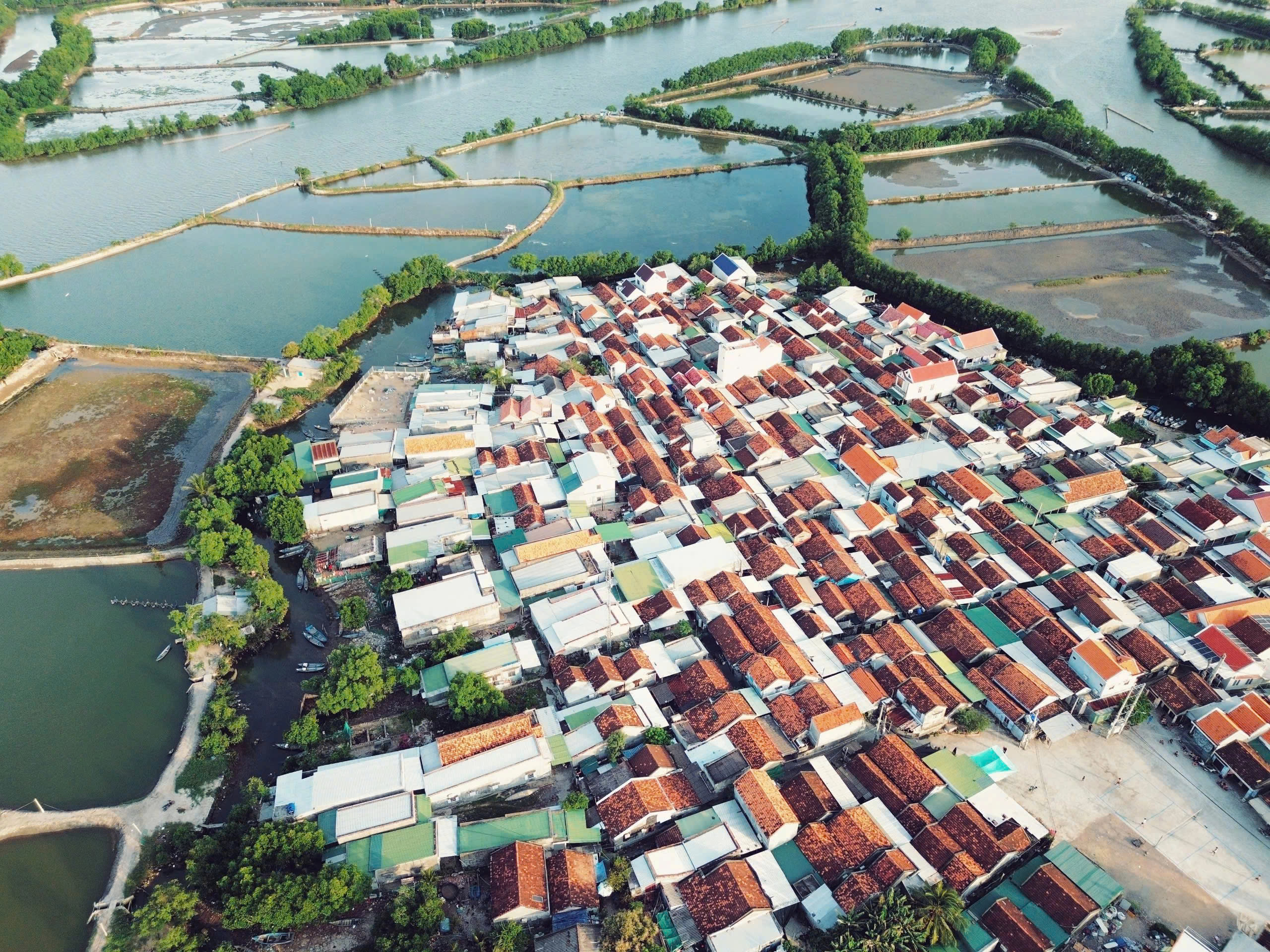 Du lịch Nha Trang ghé thăm làng Hà Liên cổ kính