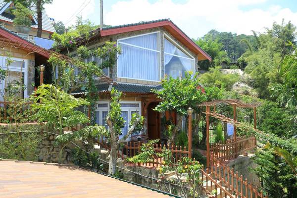 Zen Valley Dalat tọa lạc tại số 38 Khe Sanh, Phường 10, Đà Lạt.