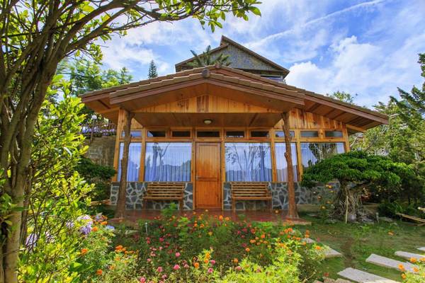 Zen Valley Dalat sở hữu 18 phòng nghỉ với 2 dạng bungalow và building được thiết kế sang trọng với sàn gỗ tạo nên không gian thân thiện, gần gũi với thiên nhiên.